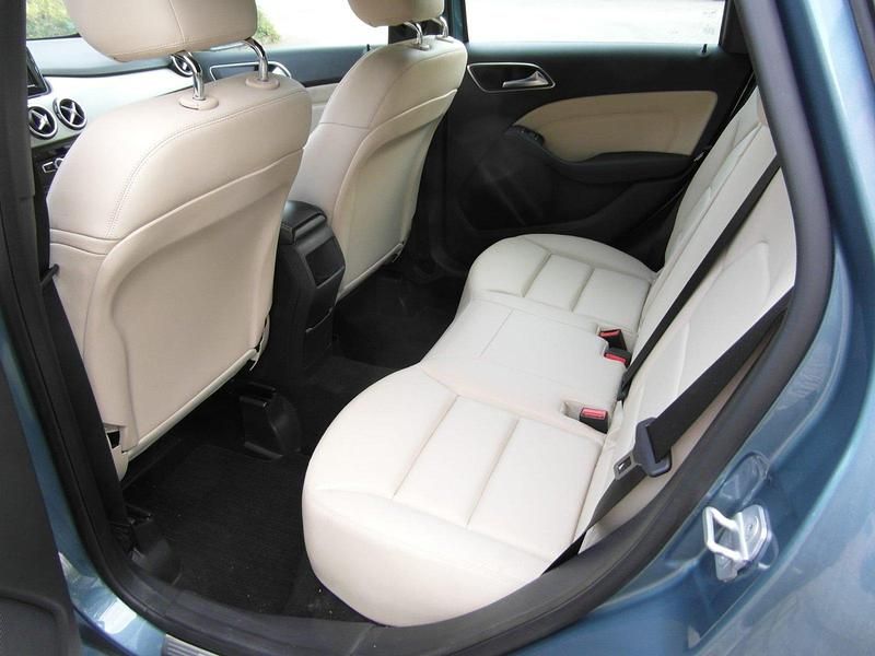 Gebraucht Mercedes B180 109 PS (80 kW) 2012 Blau Van / Kleinbus