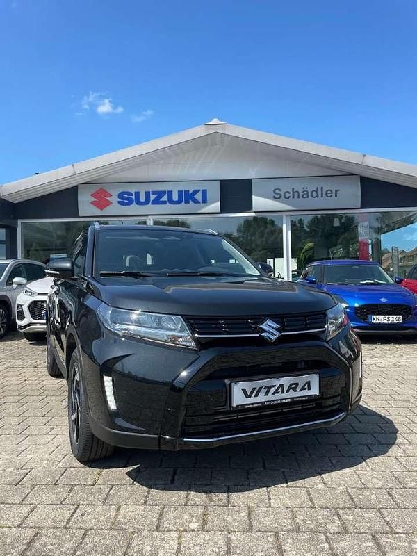 Schwarz Neu 2025 Suzuki Vitara Comfort+ SUV | 29.500 € (Etwas zu teuer) - Bild 1/4