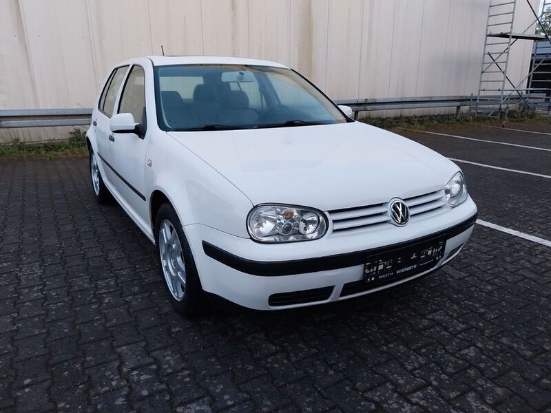 Weiß Gebraucht 2001 VW Golf IV Trendline Limousine | 3.799 € (Fairer Preis) - Bild 1/4