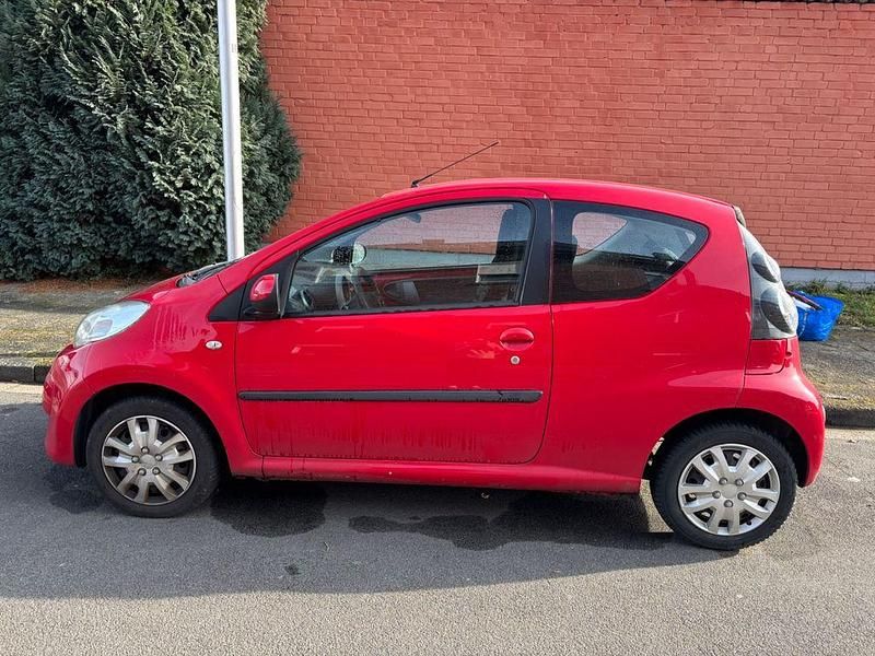 Gebraucht Citroën C1 68 PS (50 kW) 2010 Rot Kleinwagen