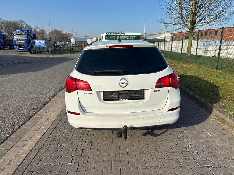 Gebraucht Opel Astra 110 PS (80 kW) 2011 Weiß Kombi