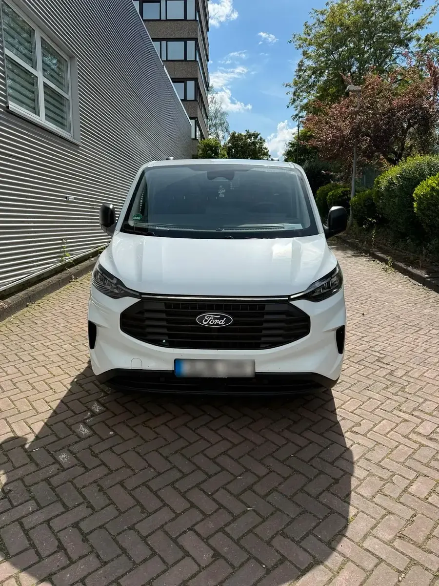 Gebraucht Ford Transit Custom Trend 136 PS (100 kW) 2024 Weiß Van / Kleinbus