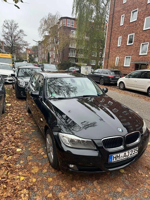 Gebraucht BMW 316 116 PS (85 kW) 2011 Schwarz Kombi