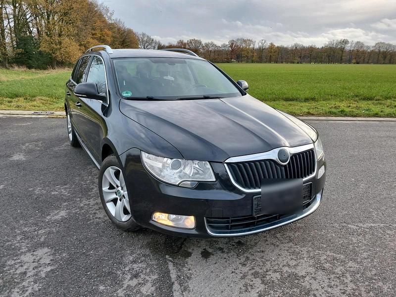Schwarz Gebraucht 2012 Skoda Superb Kombi | 3.400 € (Guter Preis) - Bild 1/4