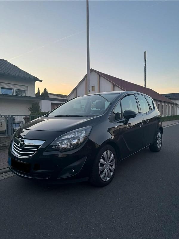 Second-hand Opel Meriva 110 CP (80 kW) 2011 Negru Monovolum