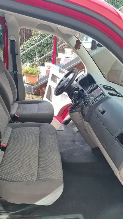 Gebraucht VW T5 140 PS (102 kW) 2012 Rot Van