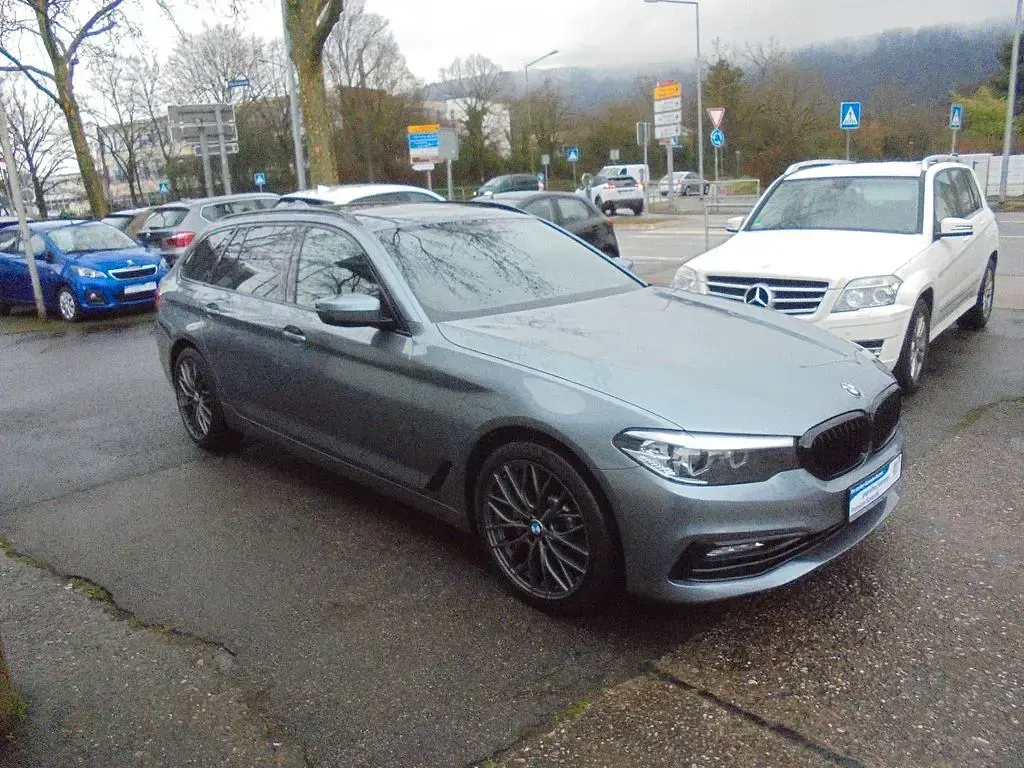 Gebraucht BMW 530 Sport Line 265 PS (194 kW) 2018 Blau Kombi