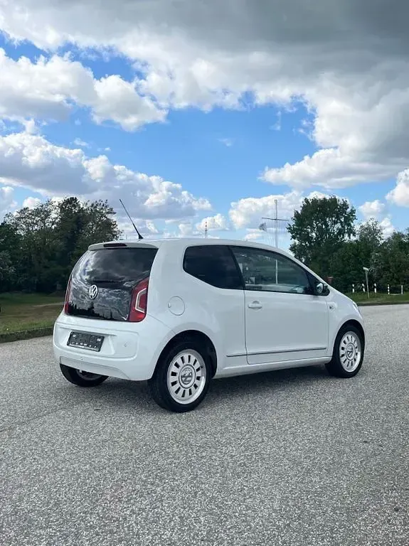 Używany VW up! 75 KM (55 kW) 2011 Biały Hatchback
