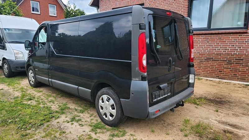 Schwarz Gebraucht 2012 Renault Trafic Van | 6.990 € (Guter Preis) - Bild 1/4
