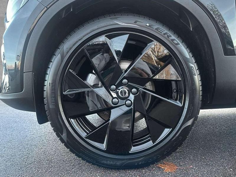 Gebraucht Volvo XC40 Plus 163 PS (119 kW) 2025 Onyx schwarz SUV