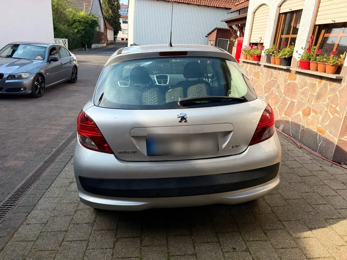 Gebraucht Peugeot 207 95 PS (69 kW) 2011 Kleinwagen