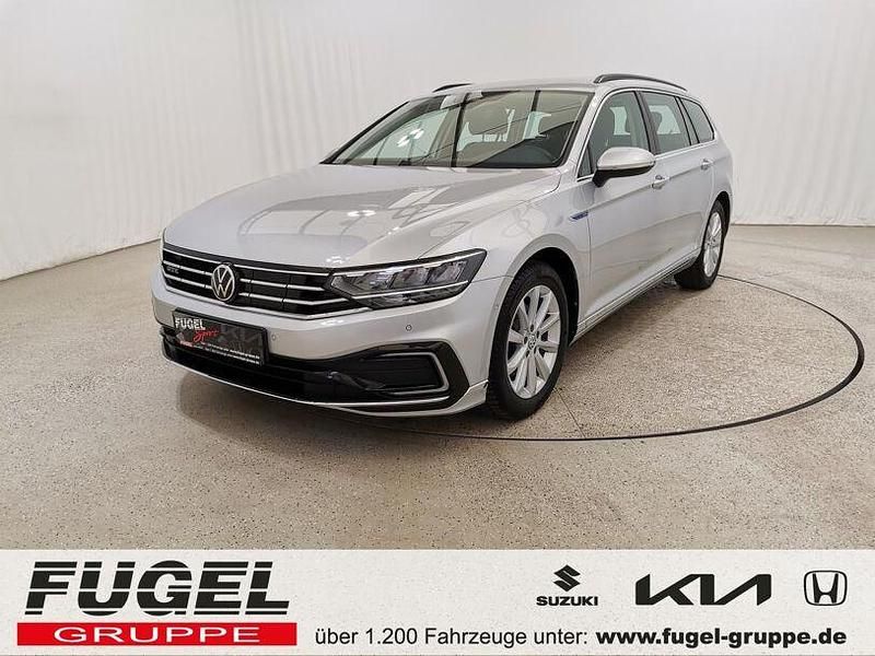 Silber Gebraucht 2021 VW Passat GTE Kombi | 22.499 € (Superpreis) - Bild 1/4