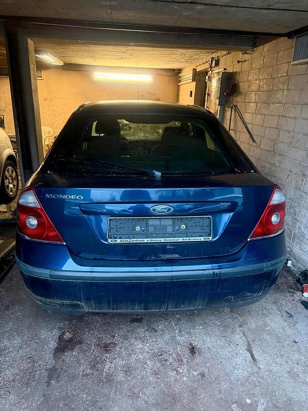 Gebraucht Ford Mondeo 146 PS (107 kW) 2002 Blau Limousine