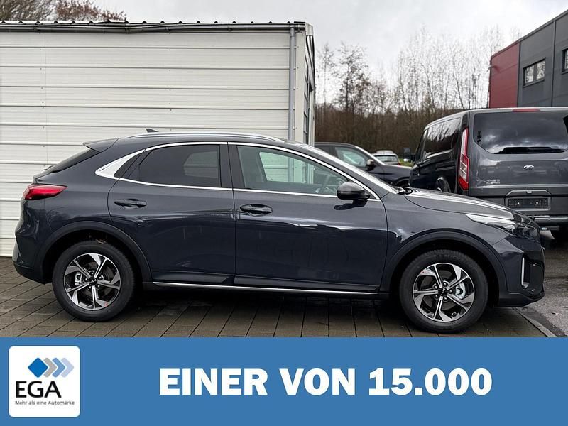 Neu Kia XCeed 150 PS (110 kW) 2025 Metallic SUV