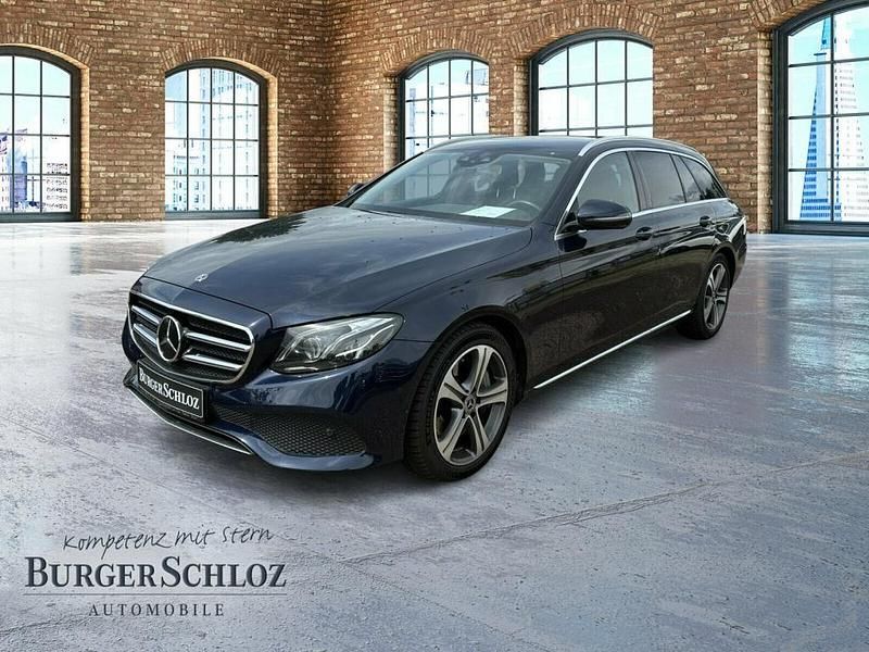 Cavansitblau metallic Gebraucht 2019 Mercedes E400 Avantgarde Kombi | 33.800 € (Fairer Preis) - Bild 1/4