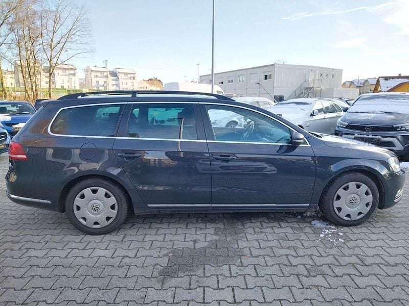 Gebraucht VW Passat Comfortline 140 PS (102 kW) 2014 Uranograu Kombi