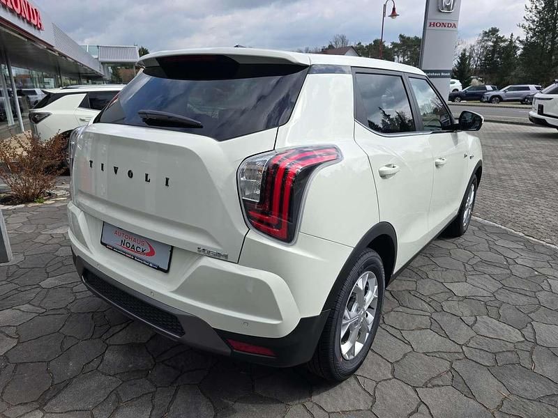 Neu SsangYong Tivoli 163 PS (119 kW) 2025 Grand white SUV
