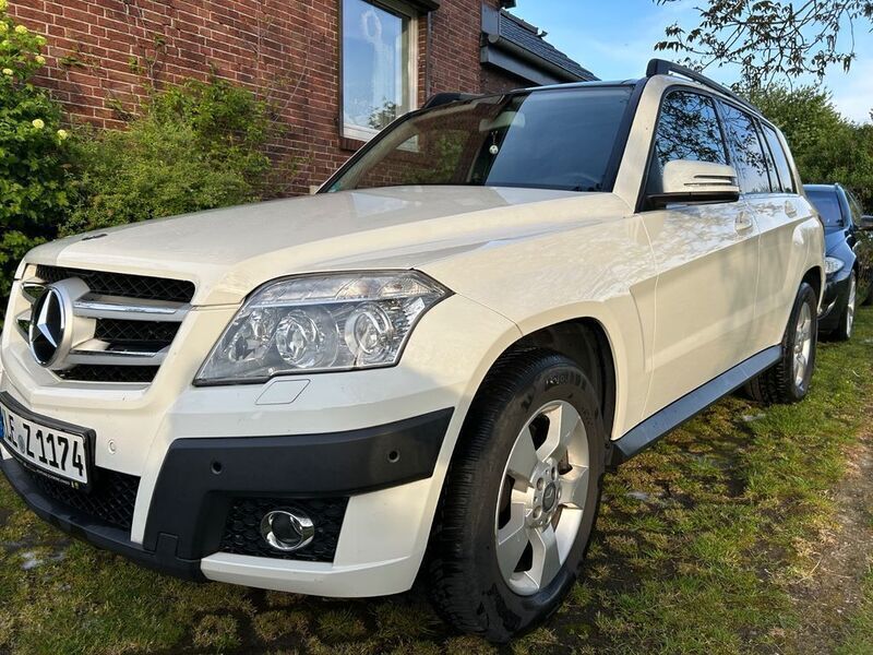 Weiß Gebraucht 2009 Mercedes GLK320 SUV | 11.980 € (Fairer Preis) - Bild 1/4