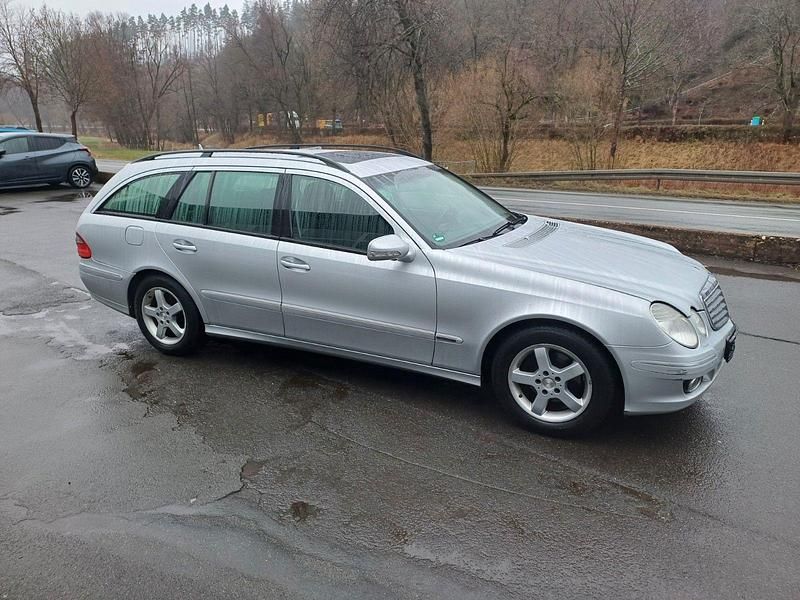 Gebraucht Mercedes E220 Elegance 170 PS (125 kW) 2009 Silber Kombi