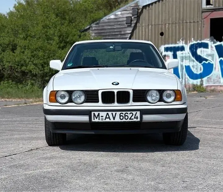 Gebraucht BMW 520 129 PS (94 kW) 1988 Weiß Limousine