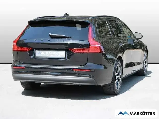 Gebraucht Volvo V60 145 PS (106 kW) 2023 Kombi