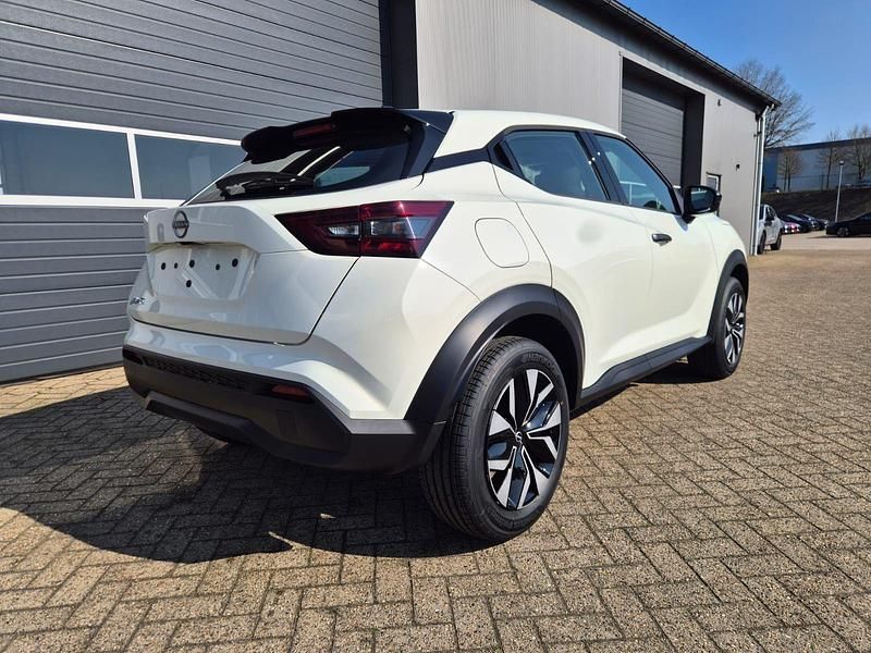 Neu Nissan Juke Acenta 114 PS (83 kW) 2026 Pearl white SUV