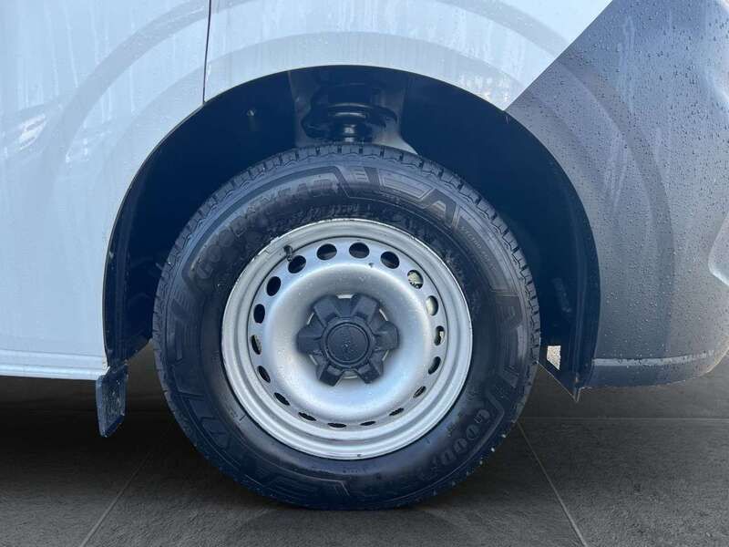 Gebraucht Ford Transit Custom Basis 136 PS (100 kW) 2024 Frozen white Van / Kleinbus