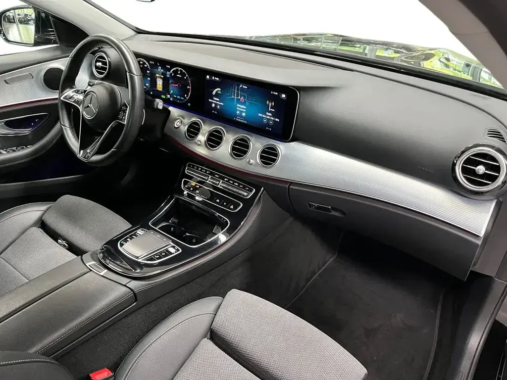 Gebraucht Mercedes E220 Avantgarde 200 PS (147 kW) 2023 Schwarz Limousine
