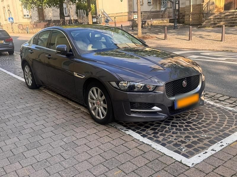 Gebraucht Jaguar XE 241 PS (177 kW) 2015 Grau Limousine