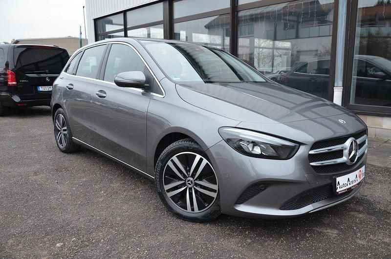 Gebraucht Mercedes B220 190 PS (139 kW) 2021 Mountaingrau Van / Kleinbus