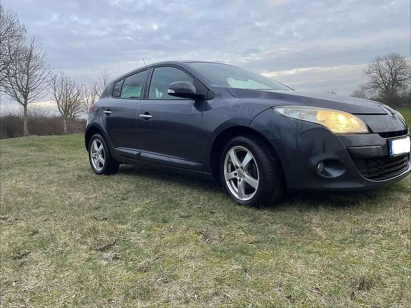 Gebraucht Renault Mégane III Dynamique 106 PS (77 kW) 2010 Kleinwagen