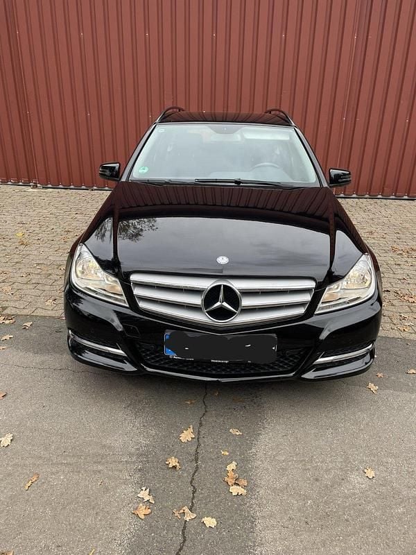 Schwarz Gebraucht 2012 Mercedes C220 Elegance Kombi | 4.500 € (Superpreis) - Bild 1/4
