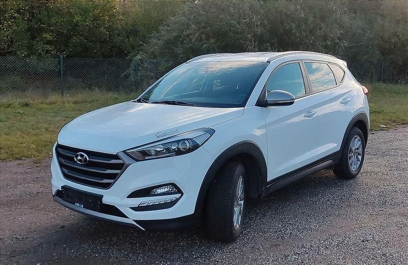 Weiß Gebraucht 2017 Hyundai Tucson SUV | 13.333 € (Guter Preis) - Bild 1/4