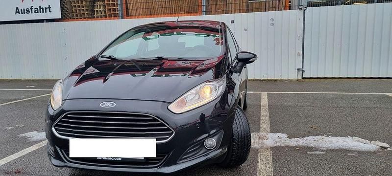Gebraucht Ford Fiesta Titanium 101 PS (74 kW) 2013 Schwarz Kleinwagen