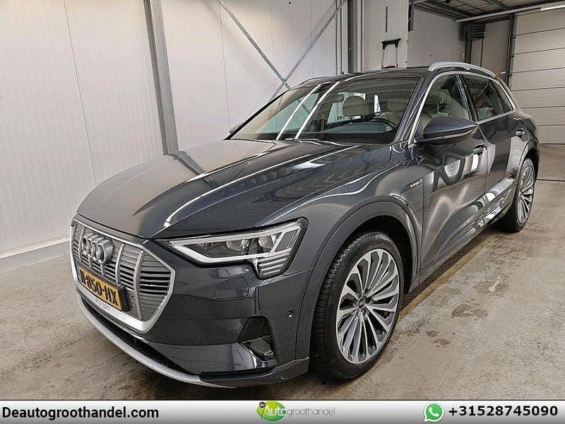 Second-hand Audi e-tron Advanced 230 kW (313 CP) 2021 Gri SUV