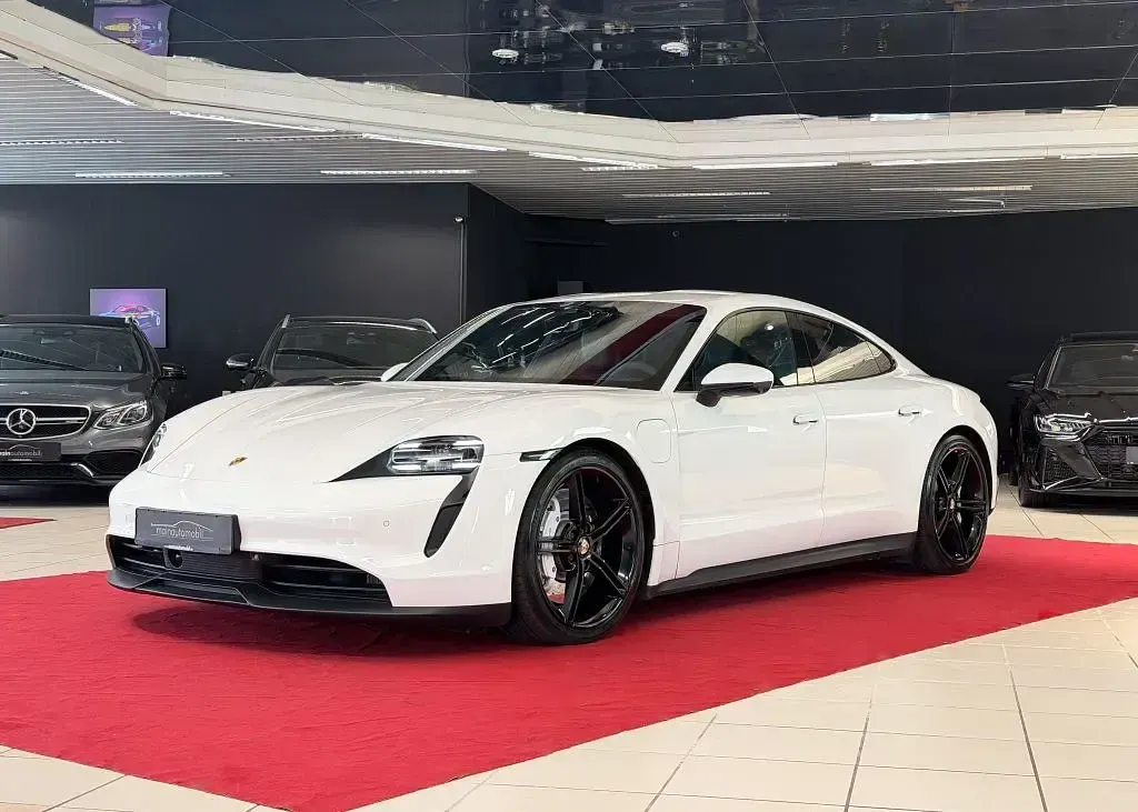 Gebraucht Porsche Taycan 4S 389 kW (530 PS) 2021 Pure white Limousine