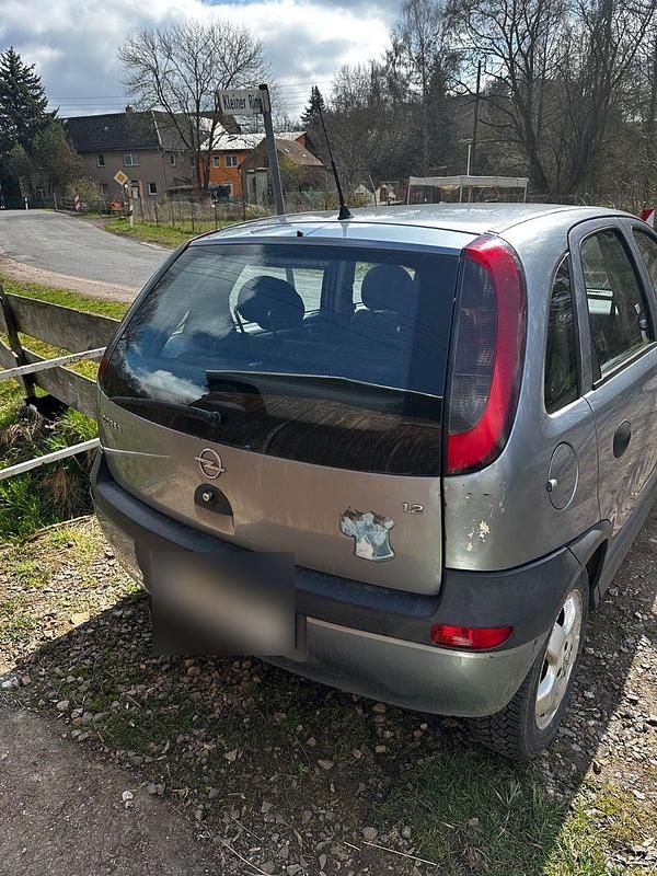 Używany Opel Corsa Njoy 75 KM (55 kW) 2003 Srebrny Hatchback