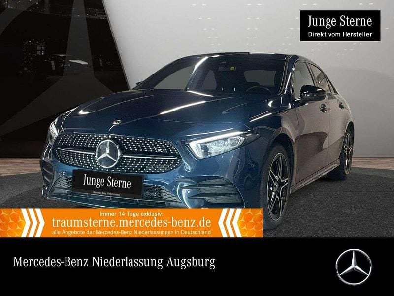 Blau Gebraucht 2021 Mercedes A250 AMG Limousine | 25.890 € (Guter Preis) - Bild 1/3
