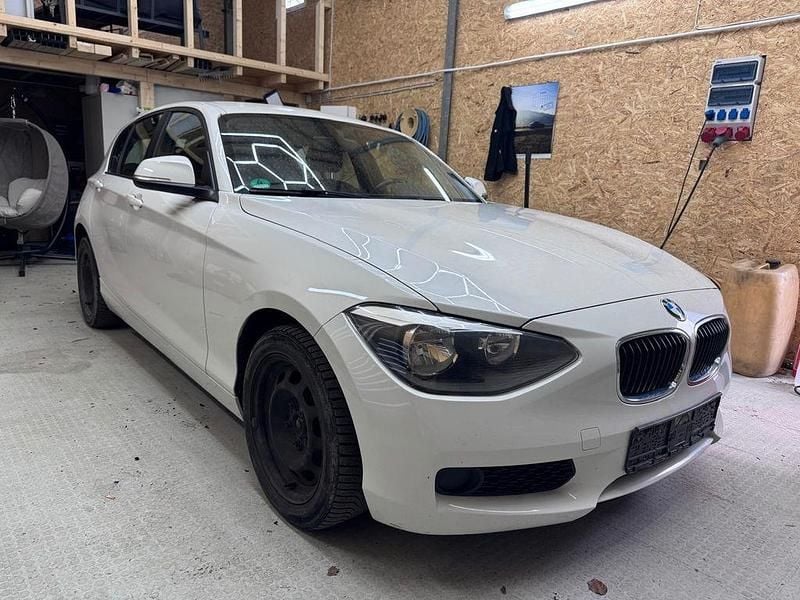 Gebraucht BMW 116 136 PS (100 kW) 2014 Weiß Kleinwagen