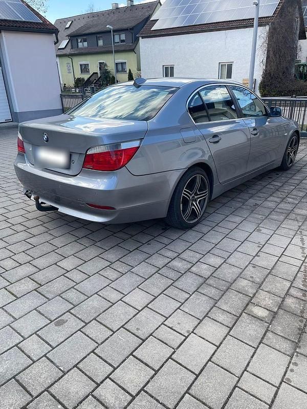 Gebraucht BMW 520 Sport Line 170 PS (125 kW) 2005 Grau Limousine