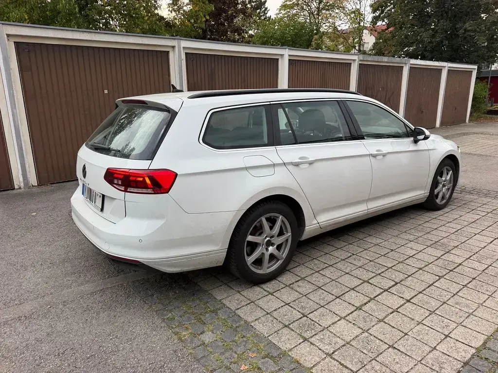 Gebraucht VW Passat 150 PS (110 kW) 2021 Weiß Limousine