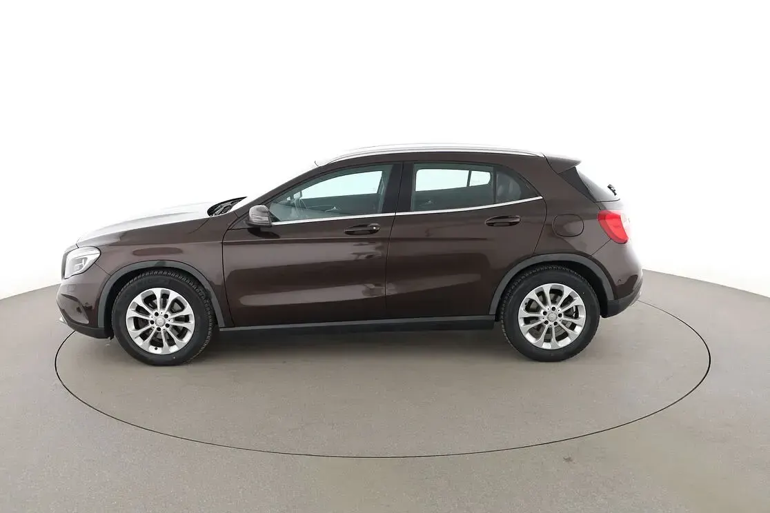 Gebraucht Mercedes GLA180 Urban 122 PS (89 kW) 2016 Braun SUV
