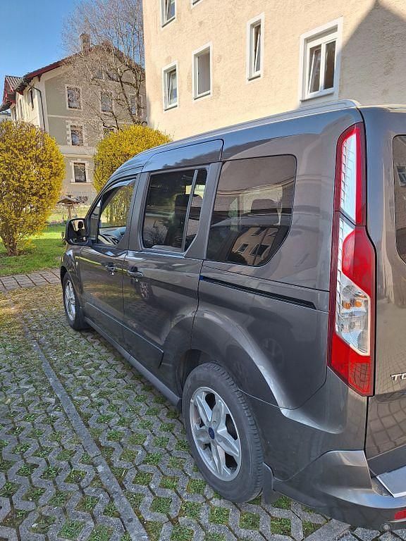Gebraucht Ford Tourneo Connect Titanium 101 PS (74 kW) 2017 Braun Van / Kleinbus