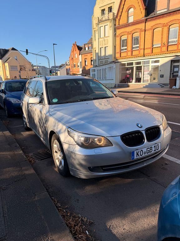 Gebraucht BMW 523 Sport Line 190 PS (139 kW) 2009 Silber Kombi