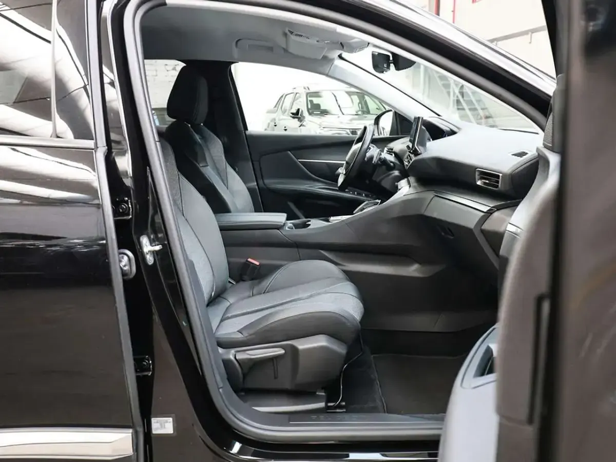 Gebraucht Peugeot 3008 Allure 181 PS (133 kW) 2022 Schwarz / perla nera schwarz SUV