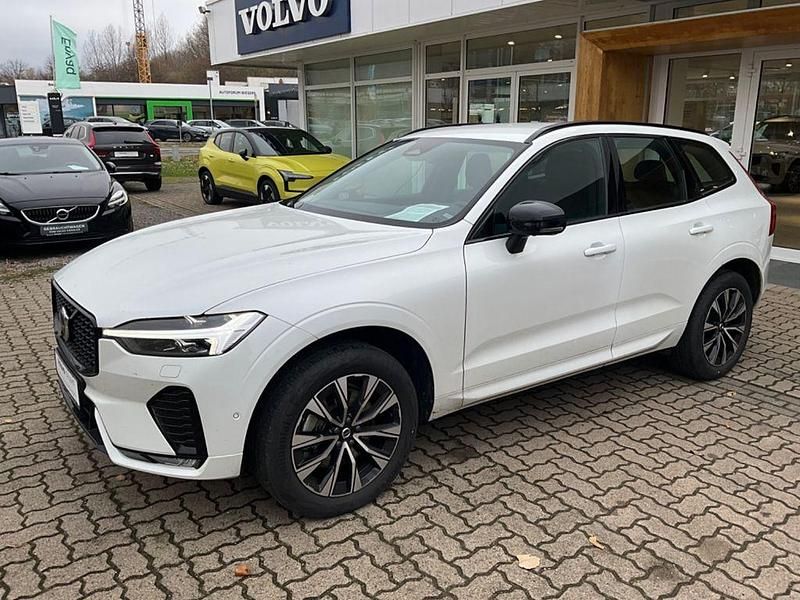 Gebraucht Volvo XC60 Plus 197 PS (144 kW) 2023 Weiß SUV