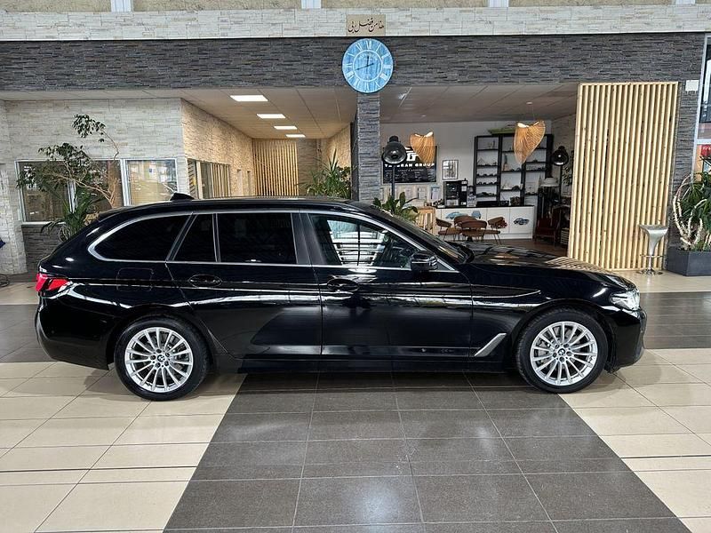 Gebraucht BMW 530e Sport Line 292 PS (214 kW) 2021 Schwarz Kombi