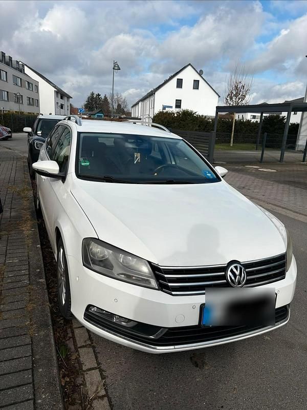 Gebraucht VW Passat 140 PS (102 kW) 2012 Weiß Kombi