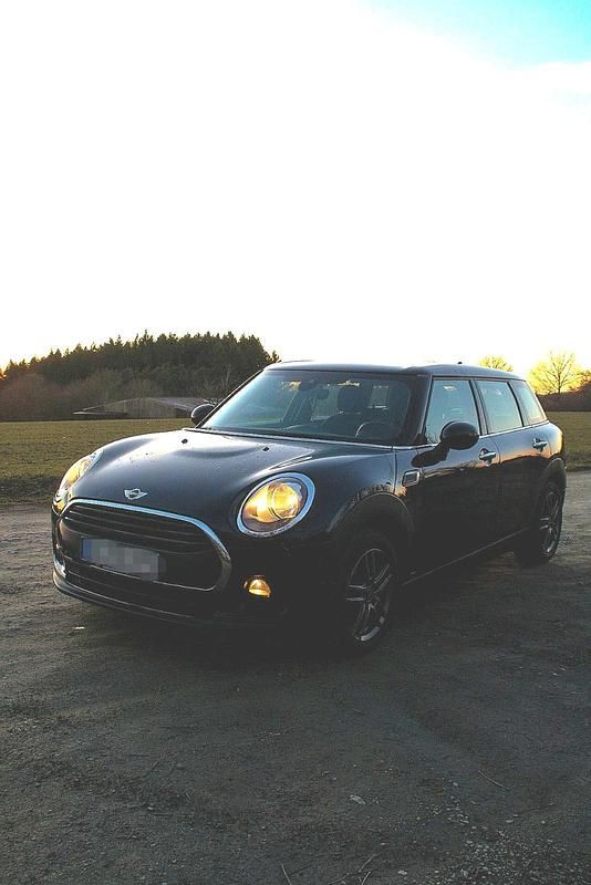 Schwarz Gebraucht 2017 Mini One Clubman Kombi | 10.900 € (Guter Preis) - Bild 1/4