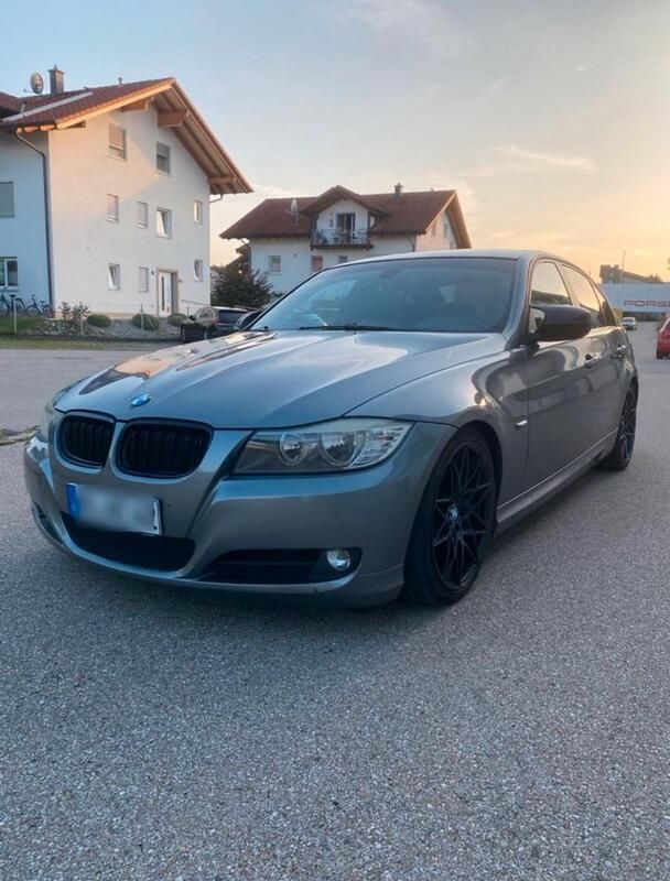 Grau Gebraucht 2009 BMW 320 Limousine | 4.500 € (Guter Preis) - Bild 1/4